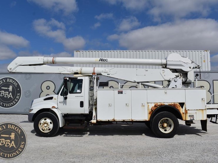 2005-international-durastar-4300-image-2