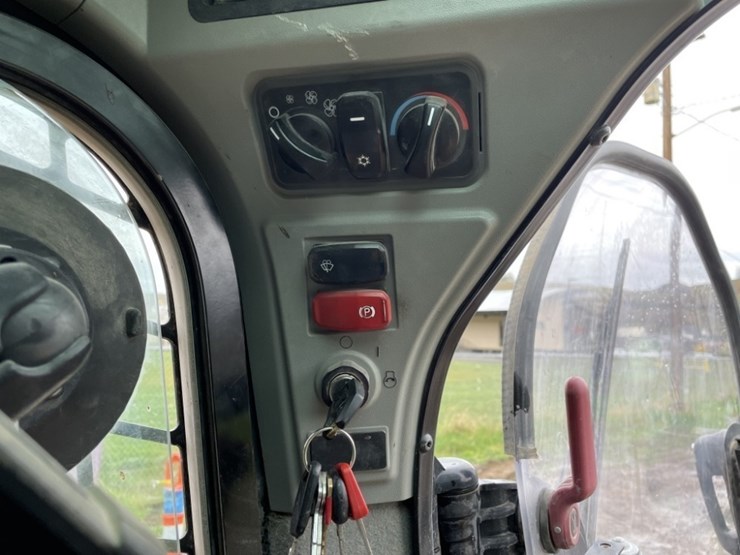 2021-caterpillar-299d3-xe-image-26