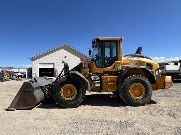 2023-volvo-l70h-wheel-loader-image-2
