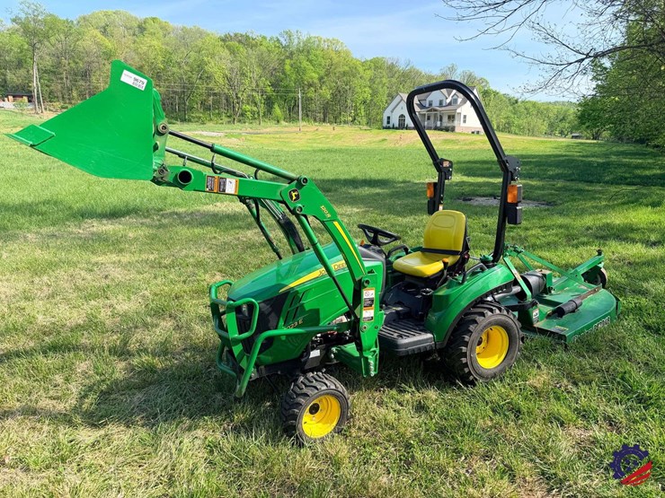 2025-john-deere-1023e-image-67