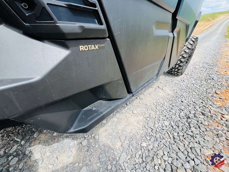 2026-can-am-defender-limited-hd11-triple-image-47