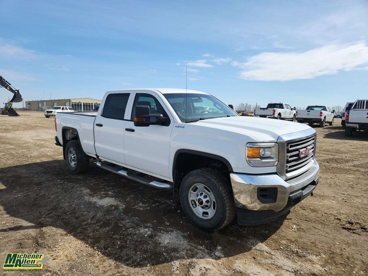 2016-gmc-sierra-2500hd-image-4