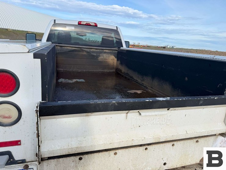 2016-chevrolet-silverado-2500-image-16