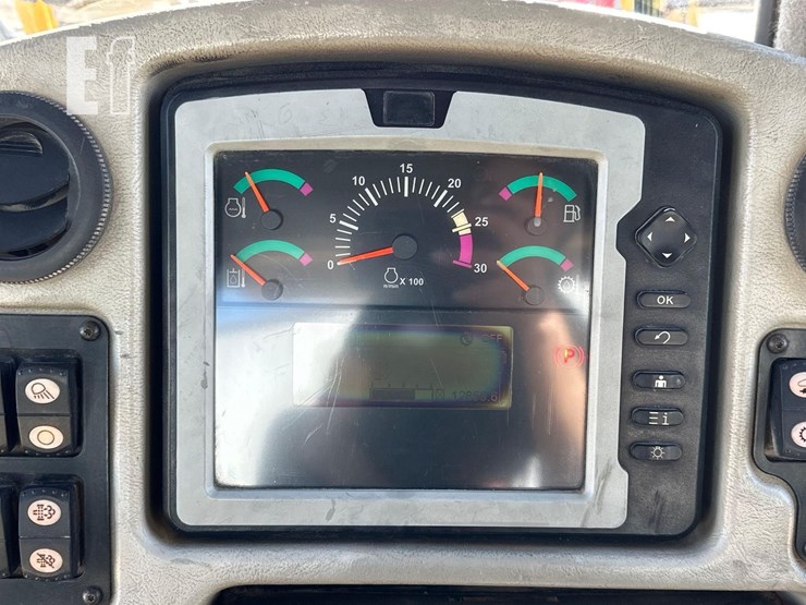 2011-caterpillar-d6t-image-21