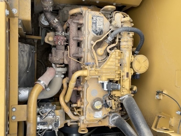 2013-caterpillar-320e-image-29