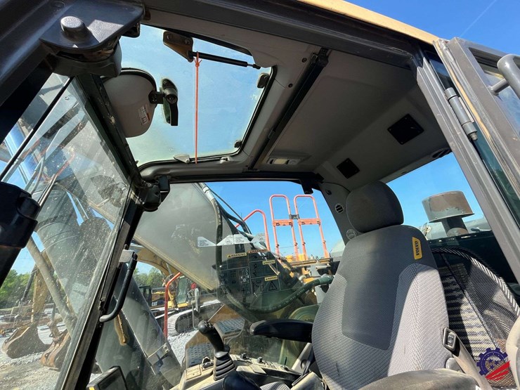 2017-volvo-ec300el-image-82