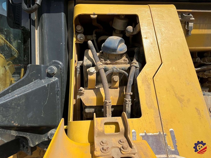 2018-komatsu-d51exi-24-image-35