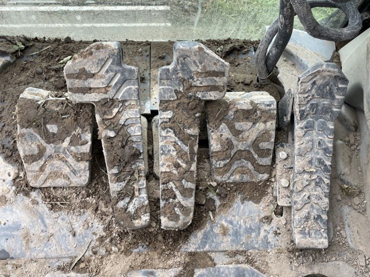 2013-caterpillar-320e-image-39