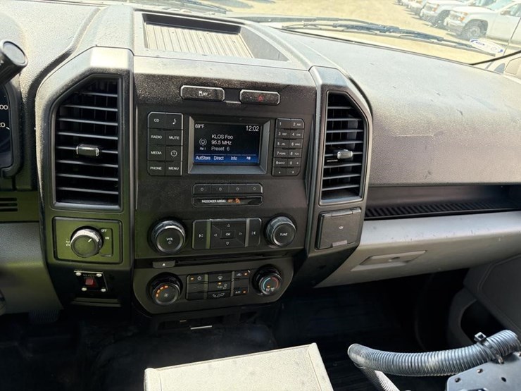 2016-ford-f150-image-16