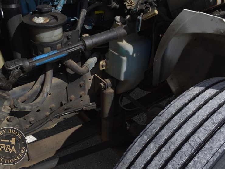 2005-international-durastar-4300-image-24