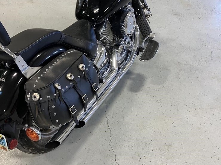 2001-yamaha-xvs1100-image-5