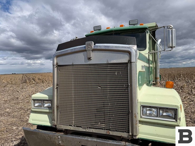 1984-kenworth-w900-image-8