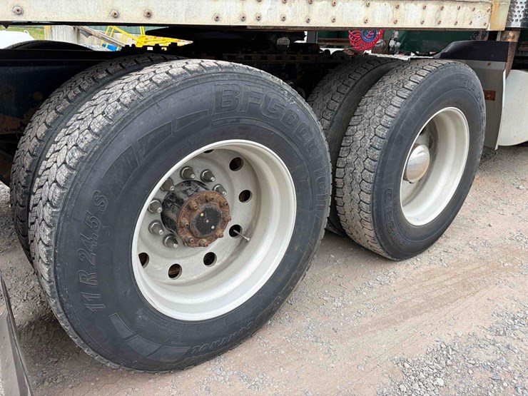 2001-kenworth-t800-image-7