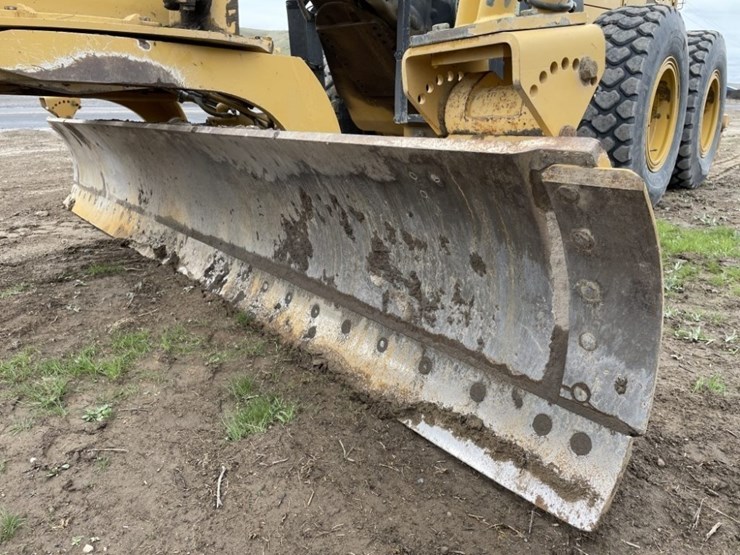 2018-caterpillar-12m3-awd-image-23