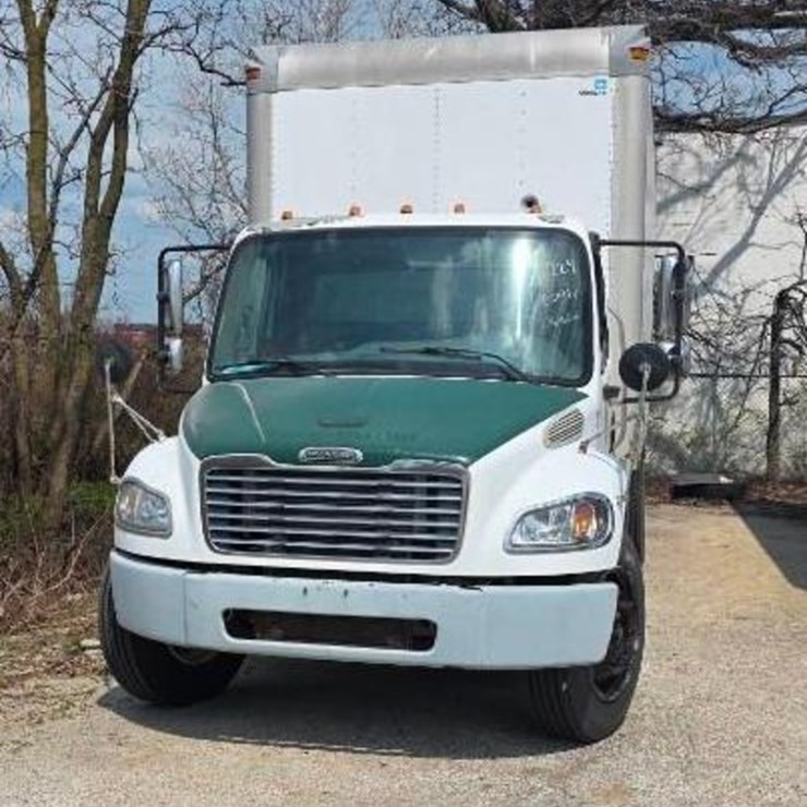 2004 FREIGHTLINER M2 106