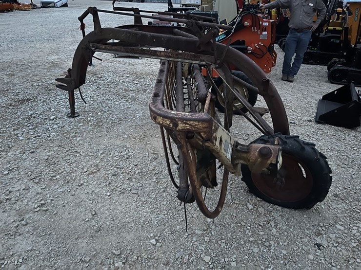 new-holland-258-image-7