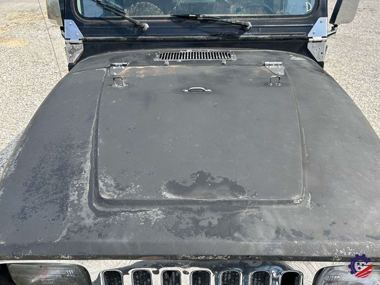 1994-jeep-wrangler-image-35