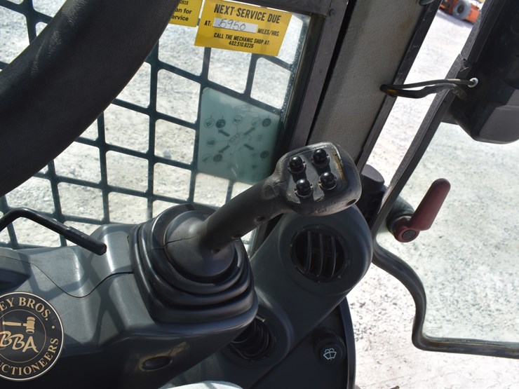 2017-caterpillar-259d-image-44