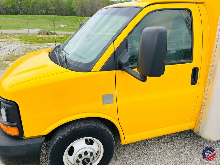 2009-gmc-savana-s/a-enclosed-roadside-service-truck-image-16