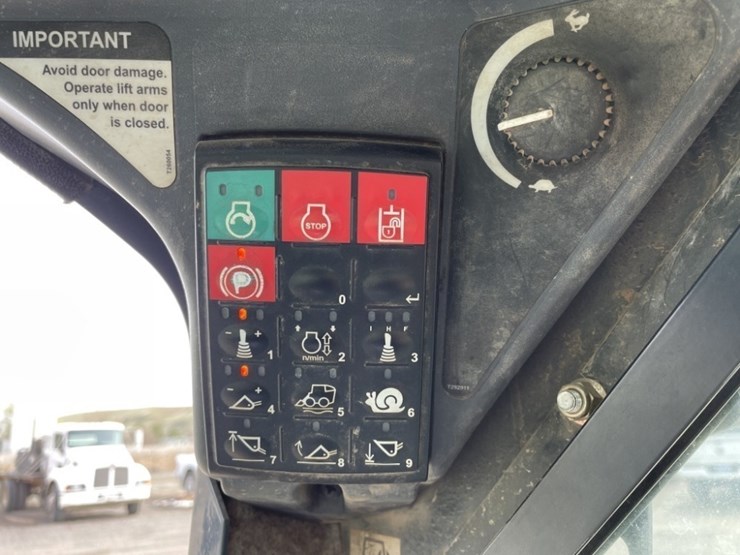 2013-deere-333e-image-27