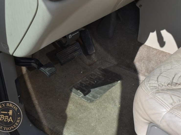 2001-gmc-yukon-xl-image-15