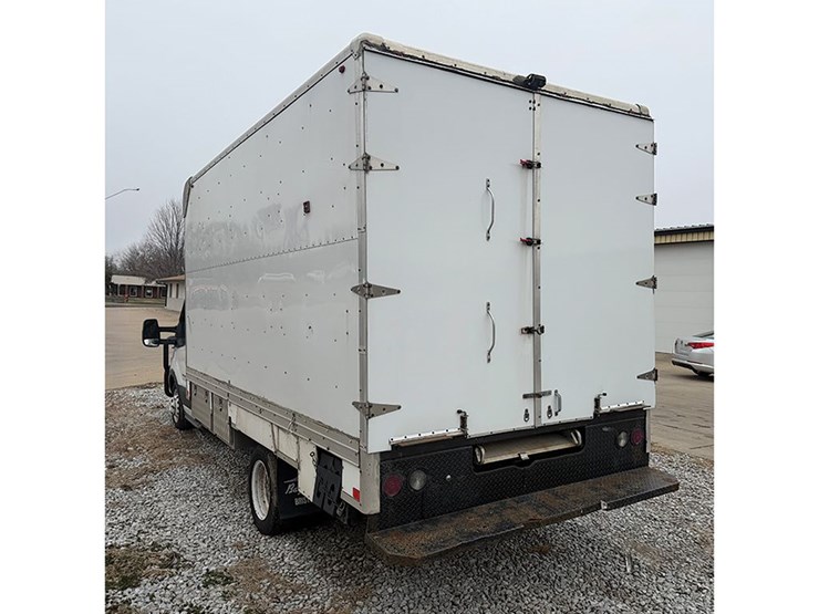 2019-ford-transit-image-2