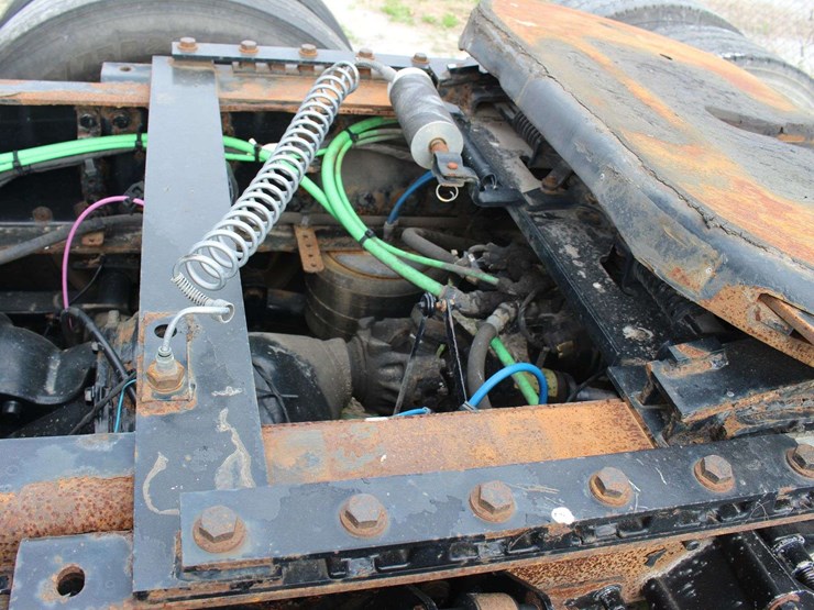 2018-freightliner-cascadia-126-image-44