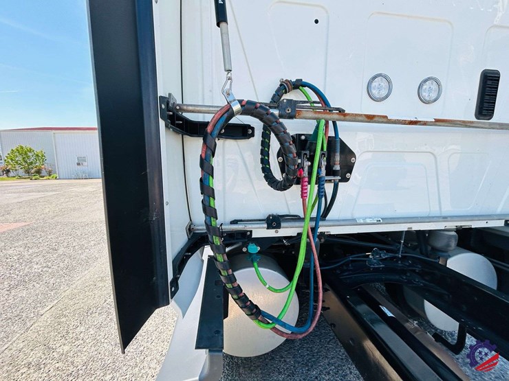 2024-international-lt62f-t/a-truck-tractor-image-37