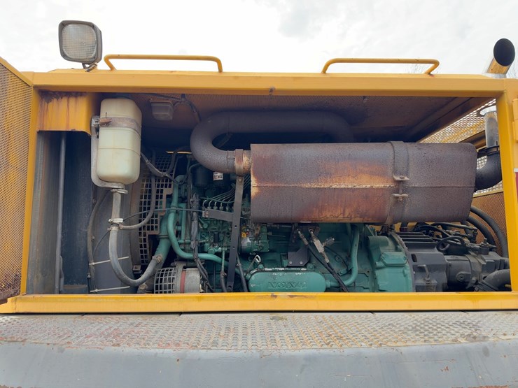 1994-akerman-ew200-image-24