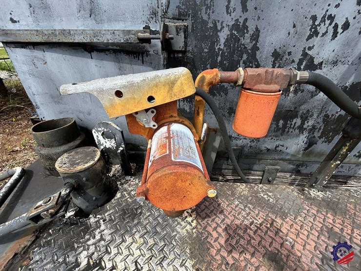 fuel-&-lube-truck-image-38