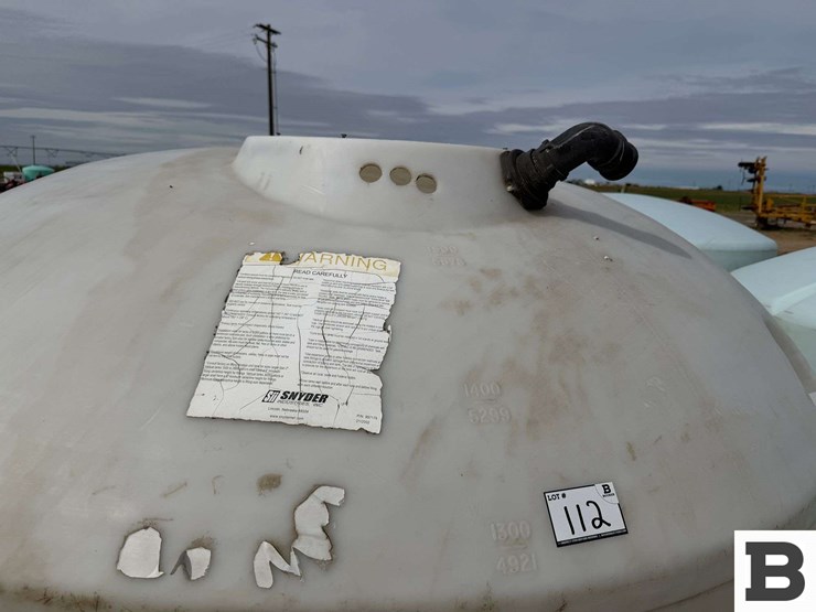 1550-gallon-round-poly-fertilizer-tank-image-3