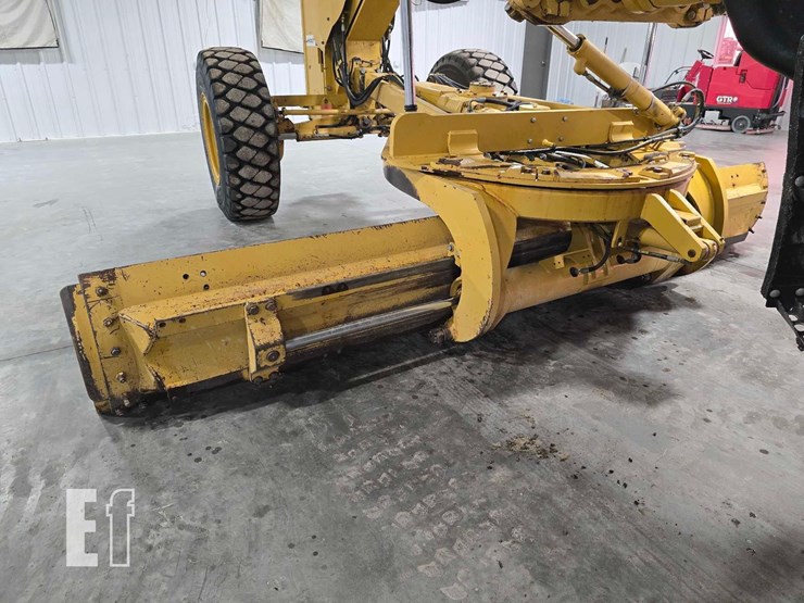 2012-caterpillar-140m2-image-12