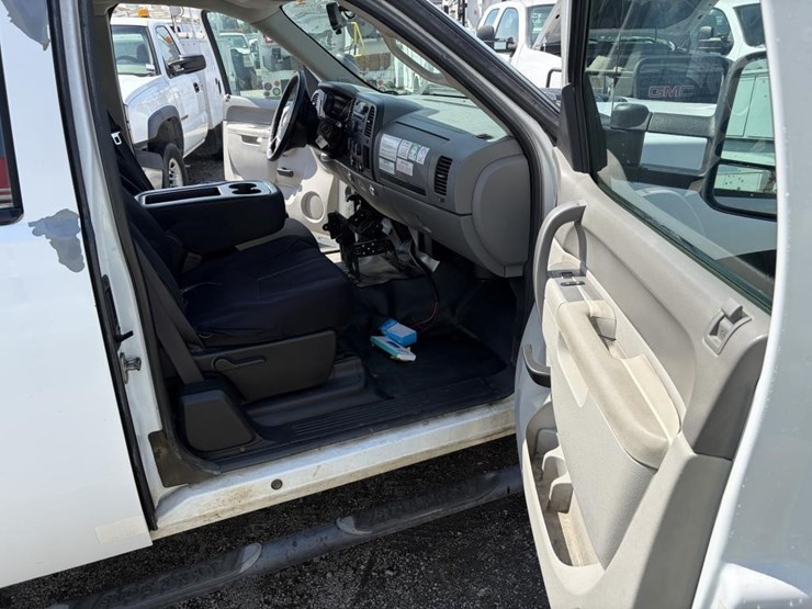 2012-gmc-sierra-2500-image-10