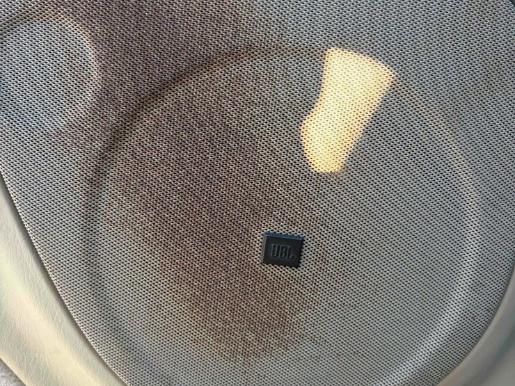 2004-toyota-sequoia-image-17