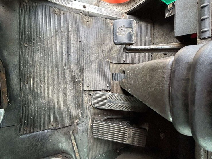 2005-kenworth-t300-image-80