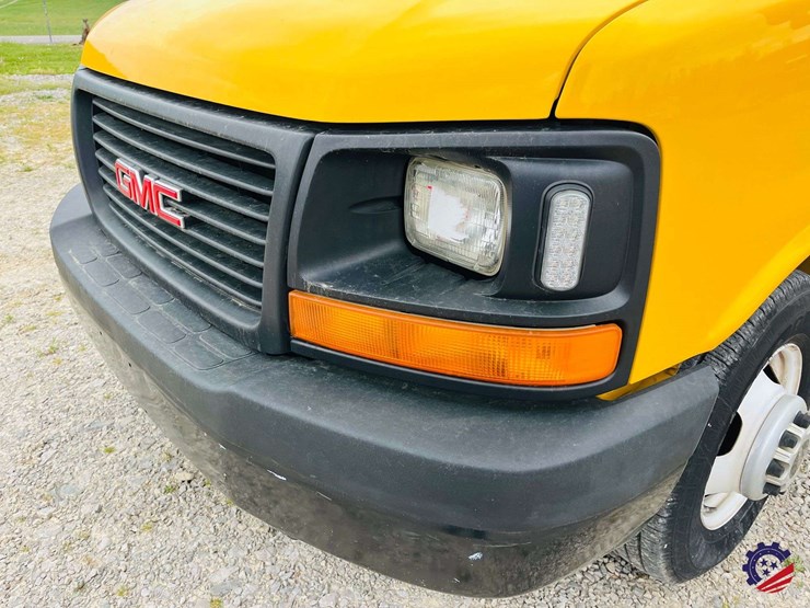 2009-gmc-savana-s/a-enclosed-roadside-service-truck-image-18