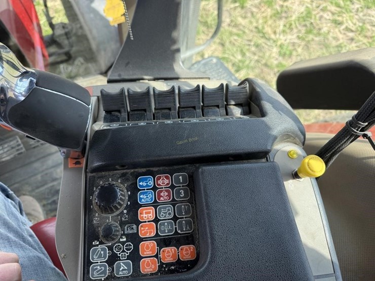 2017-case-ih-mx280-afs-magnum-tractor-image-37