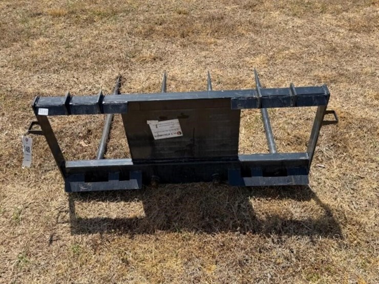 skid-steer--4-hay-spike-attachement-image-2
