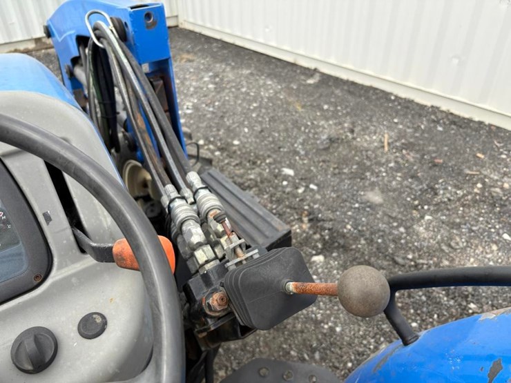 new-holland-45-image-36