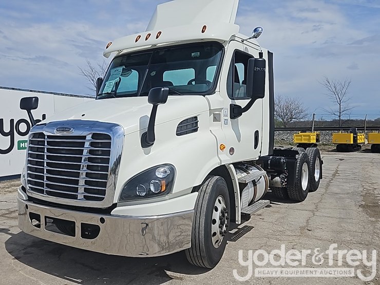 2017-freightliner-cascadia-113-image-1