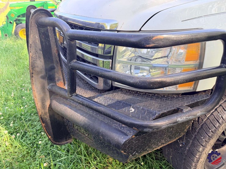 2012-chevrolet-silverado-2500hd-image-9