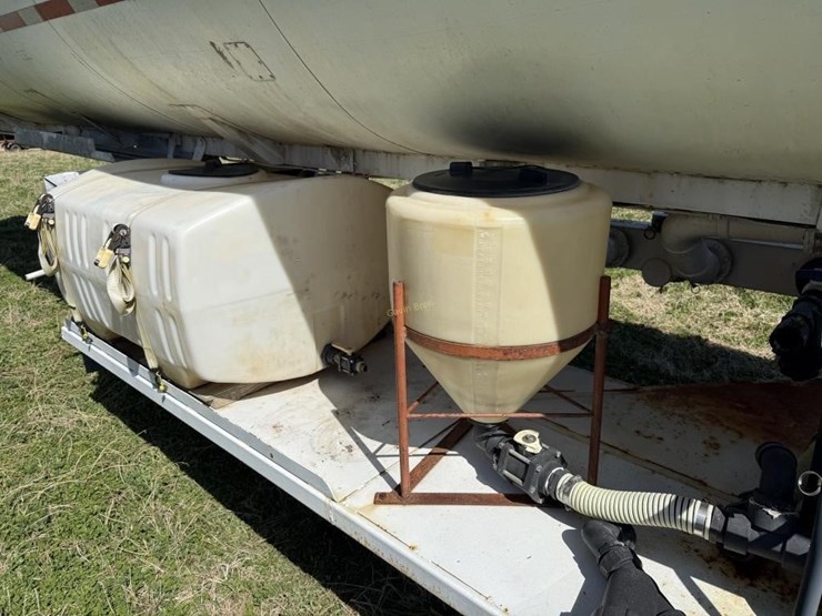 1974-heil-40'-semi-tanker-trailer-image-18