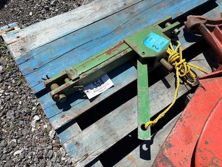 john-deere-quick-hitch-image-1