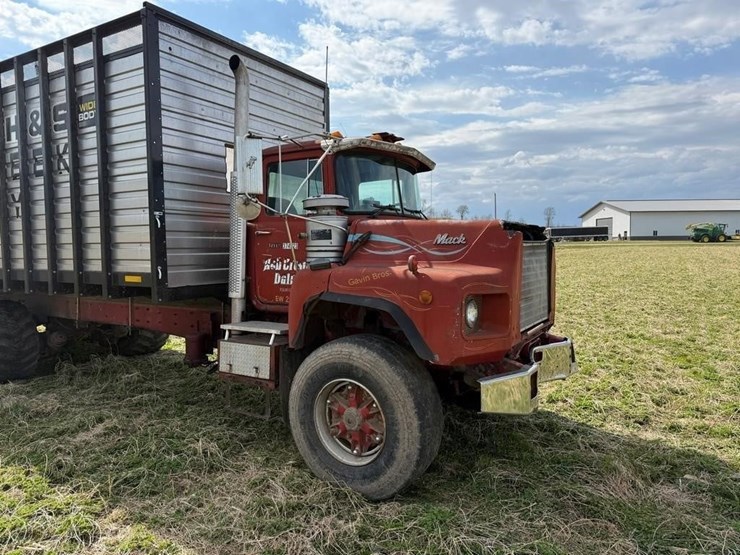 1991-mack-dm690s-image-9