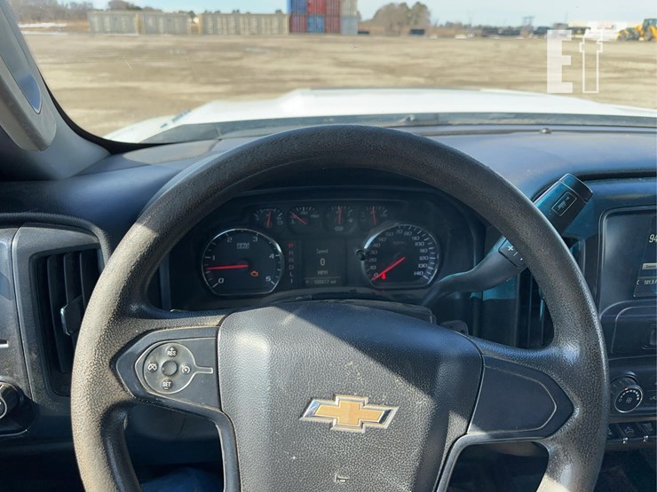 2018-chevrolet-3500-image-11