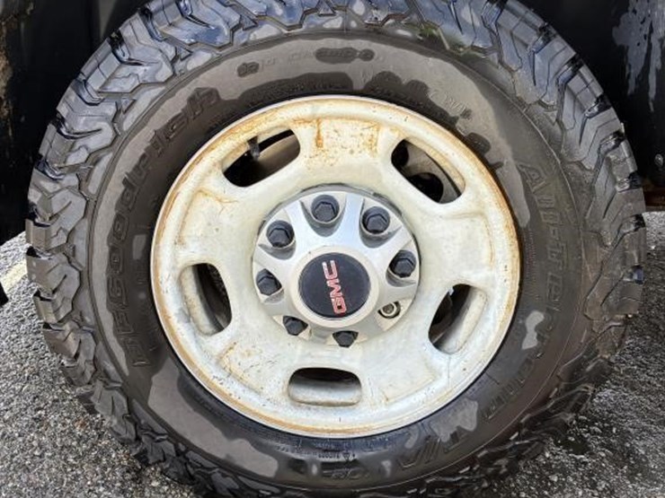 2012-gmc-sierra-2500-image-5