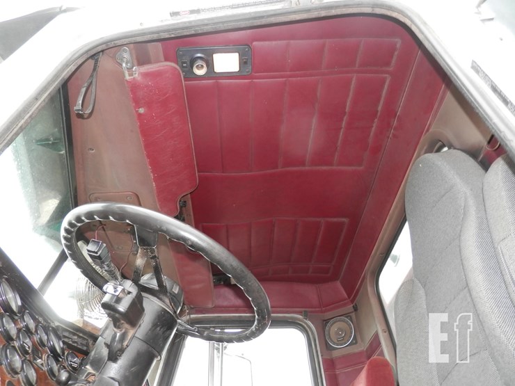 1988-peterbilt-357-image-15