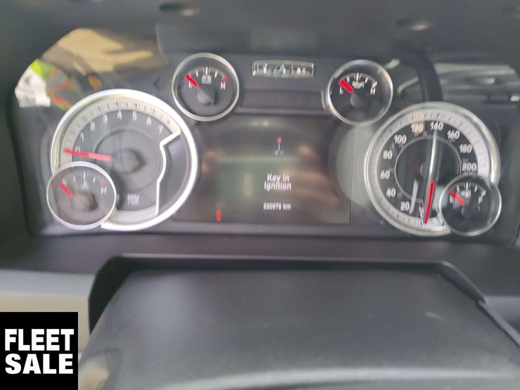 2013-dodge-1500-image-19