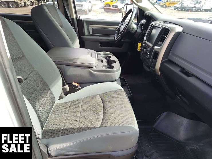 2013-dodge-1500-image-17