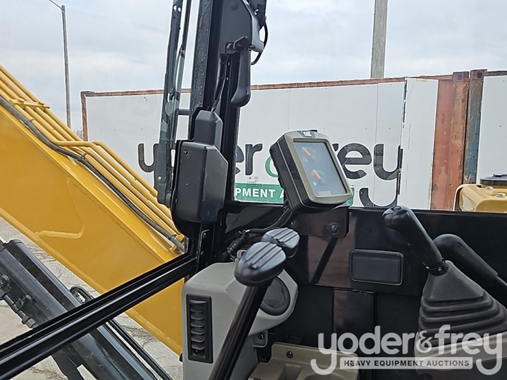 2018-caterpillar-305.5-image-19